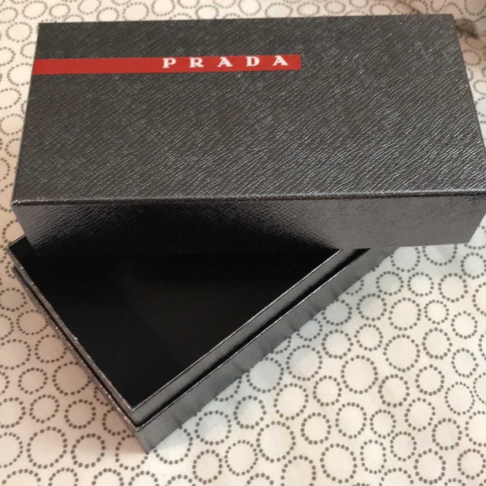 Prada eyeglass case box - Picture 4 of 4